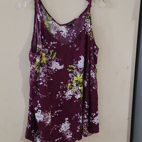 Torrid cami top  - Picture 1 of 3